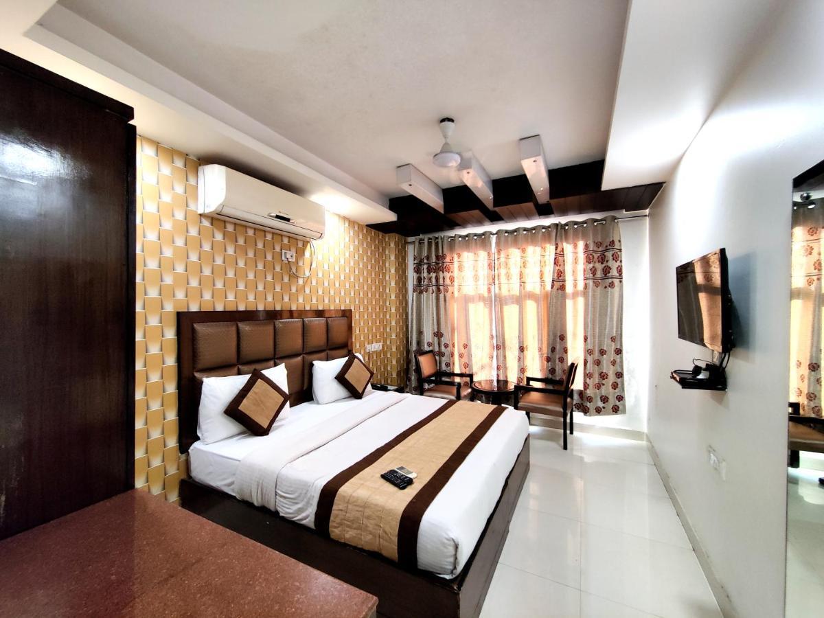 Pride, Karol Bagh 3*