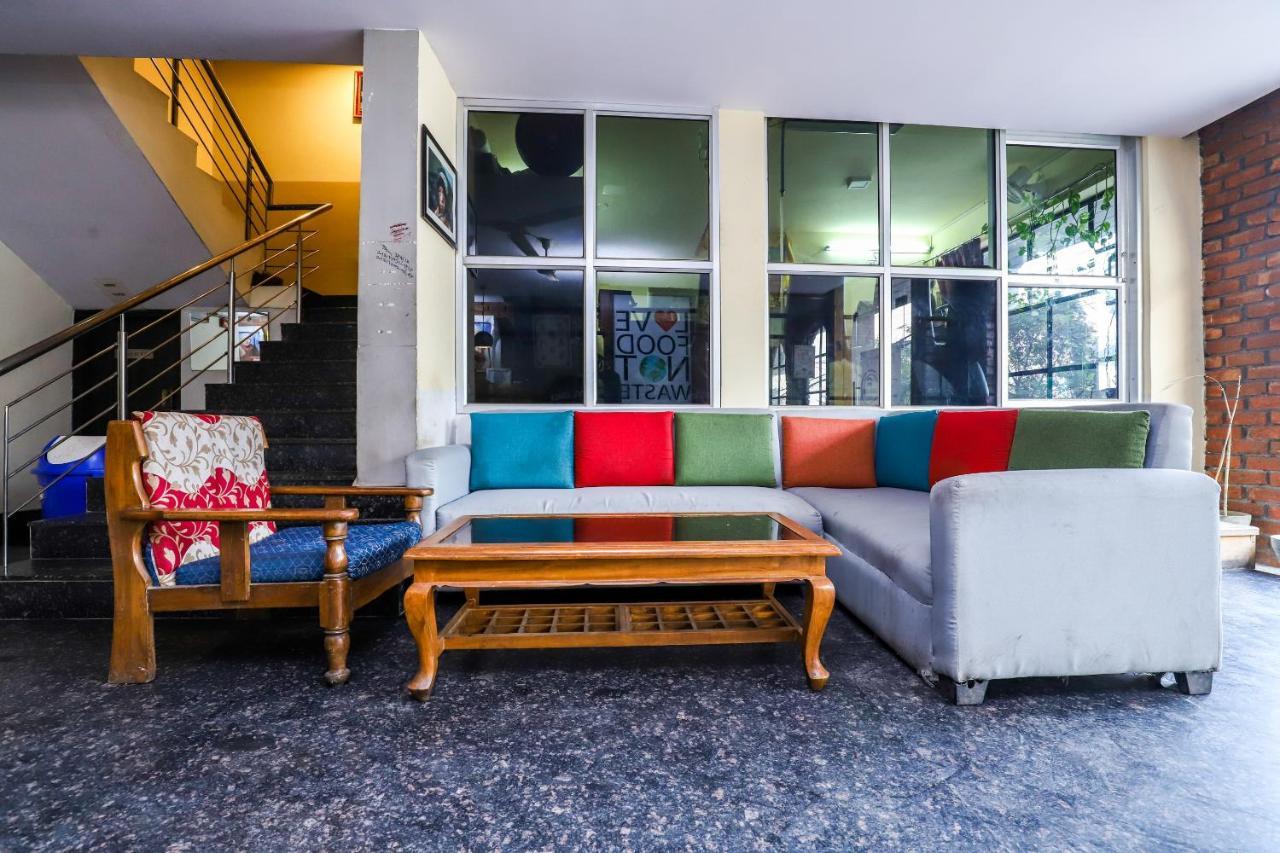 Oyo 24901 Achi House Hotel