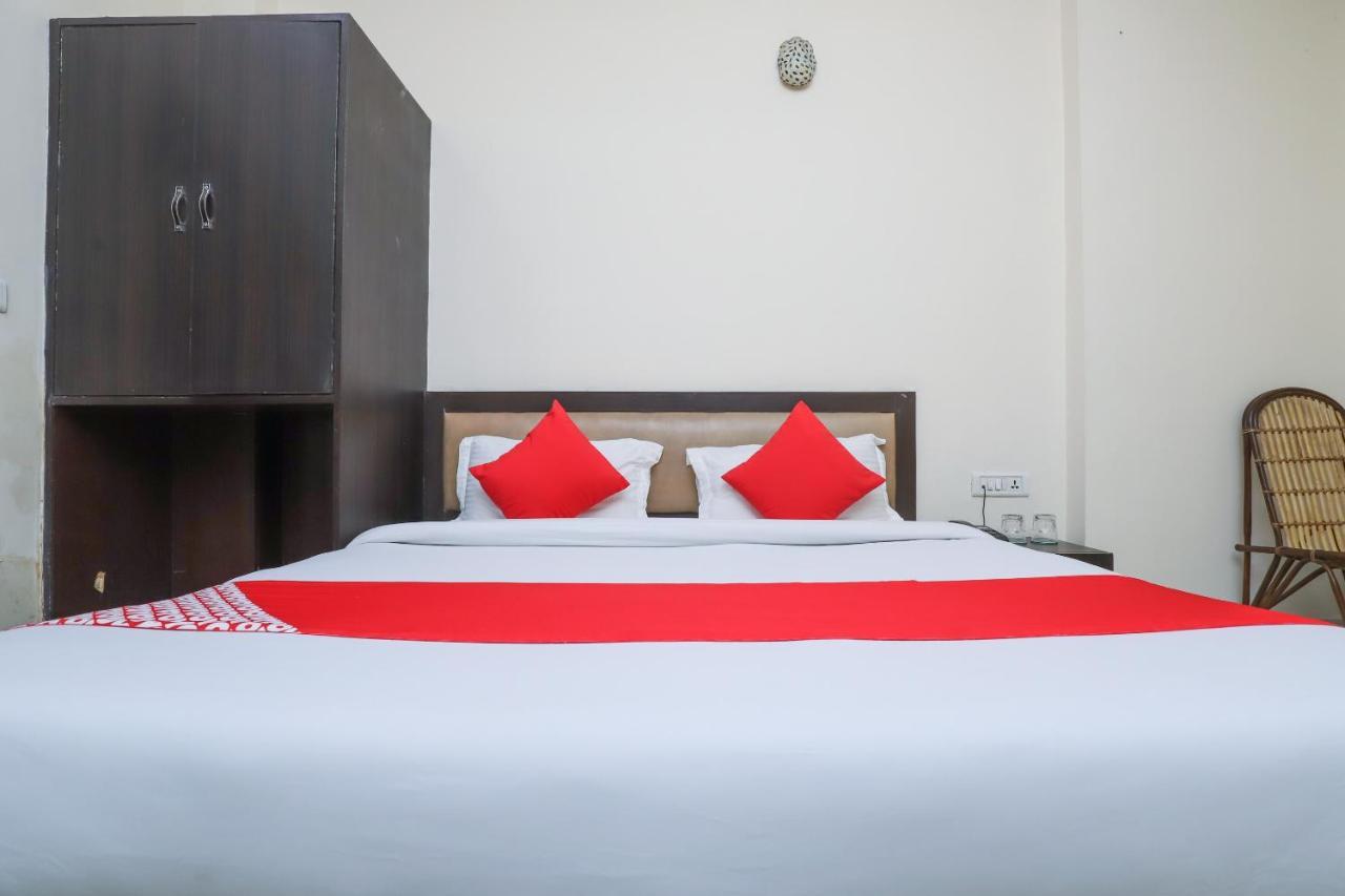 Oyo 24901 Achi House Hotel