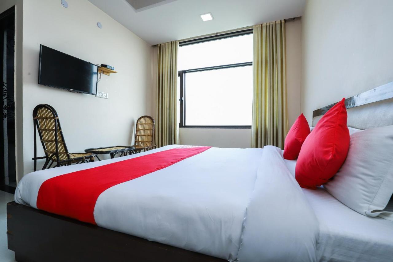 Oyo 24901 Achi House New Delhi