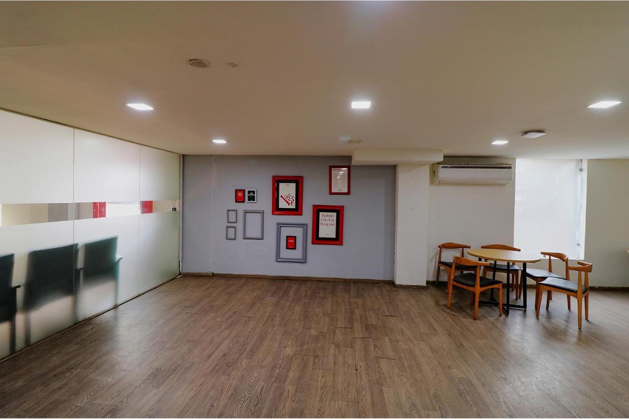 Fabhotel The Chaitanyas Rohini Sec 18 Hotel