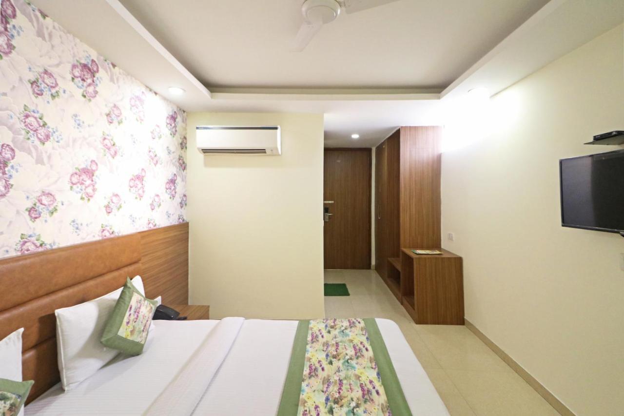 Hotel D'capitol - Delhi Airport 4*