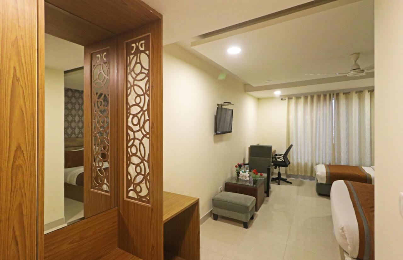 Hotel D'capitol - Delhi Airport 4*
