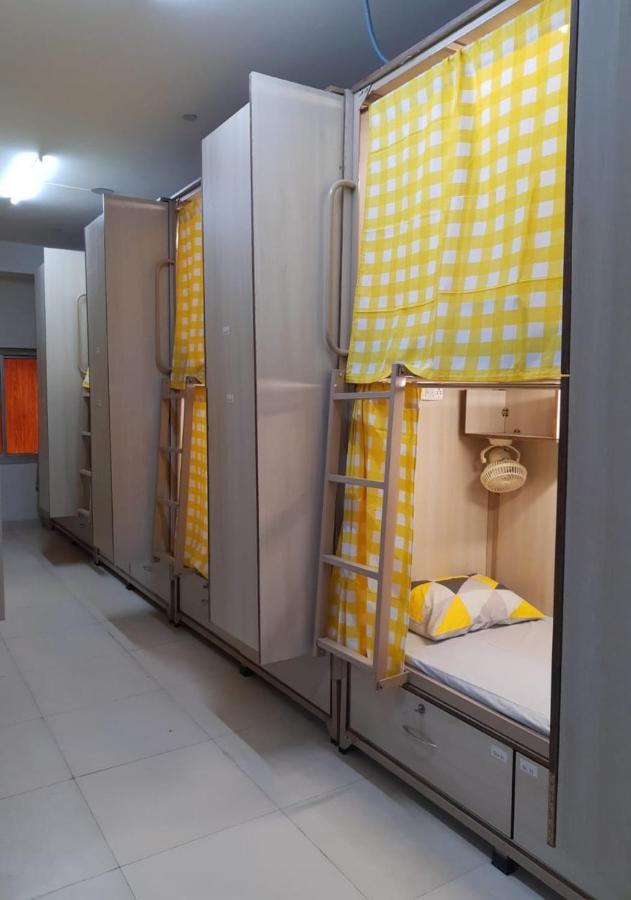 Albergue Abuzz Oxfordcaps Rohini Delhi
