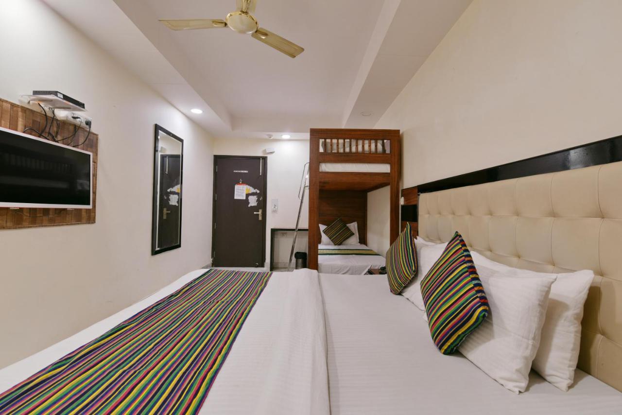 Emporio Near Railway Station Hotel 3*