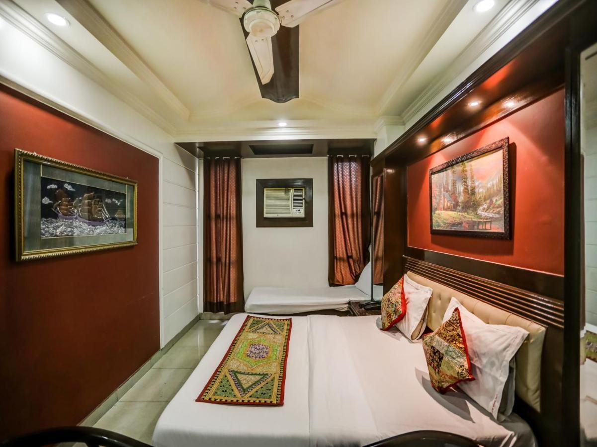 Hotel Staybook Geeson- Railway Station