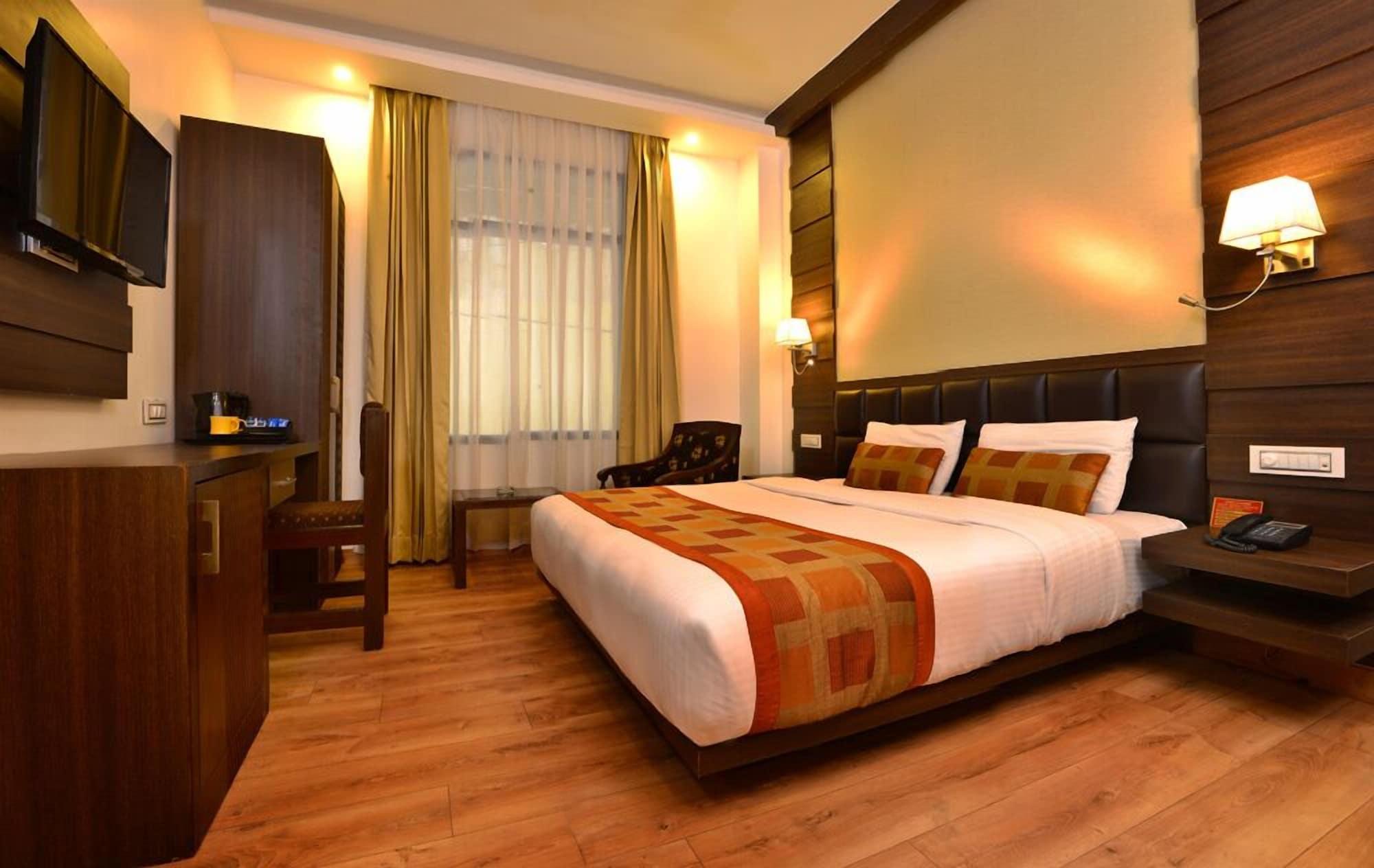 O Metro Height's Near Nangloi Railway Metro Station Hotel Delhi (National Capital Territory of India)