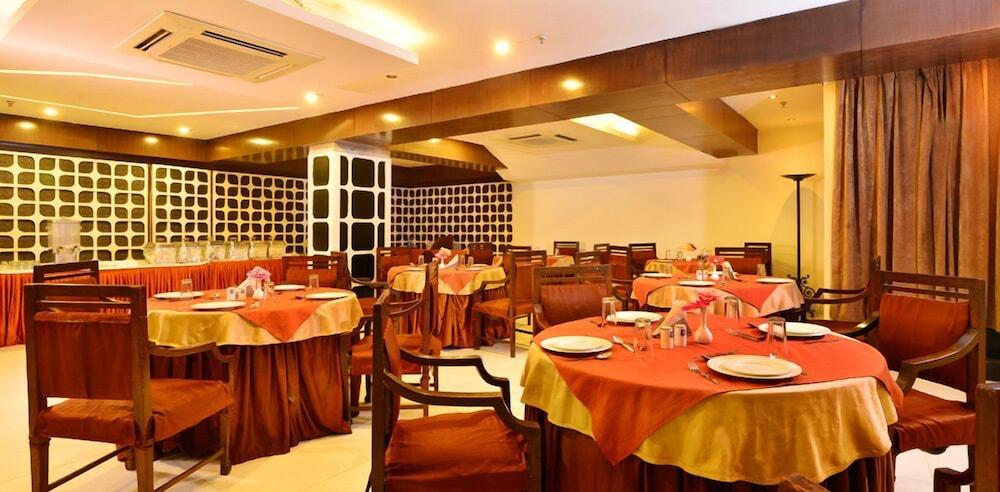 Hotel O Metro Height's Near Nangloi Railway Metro Station 3*