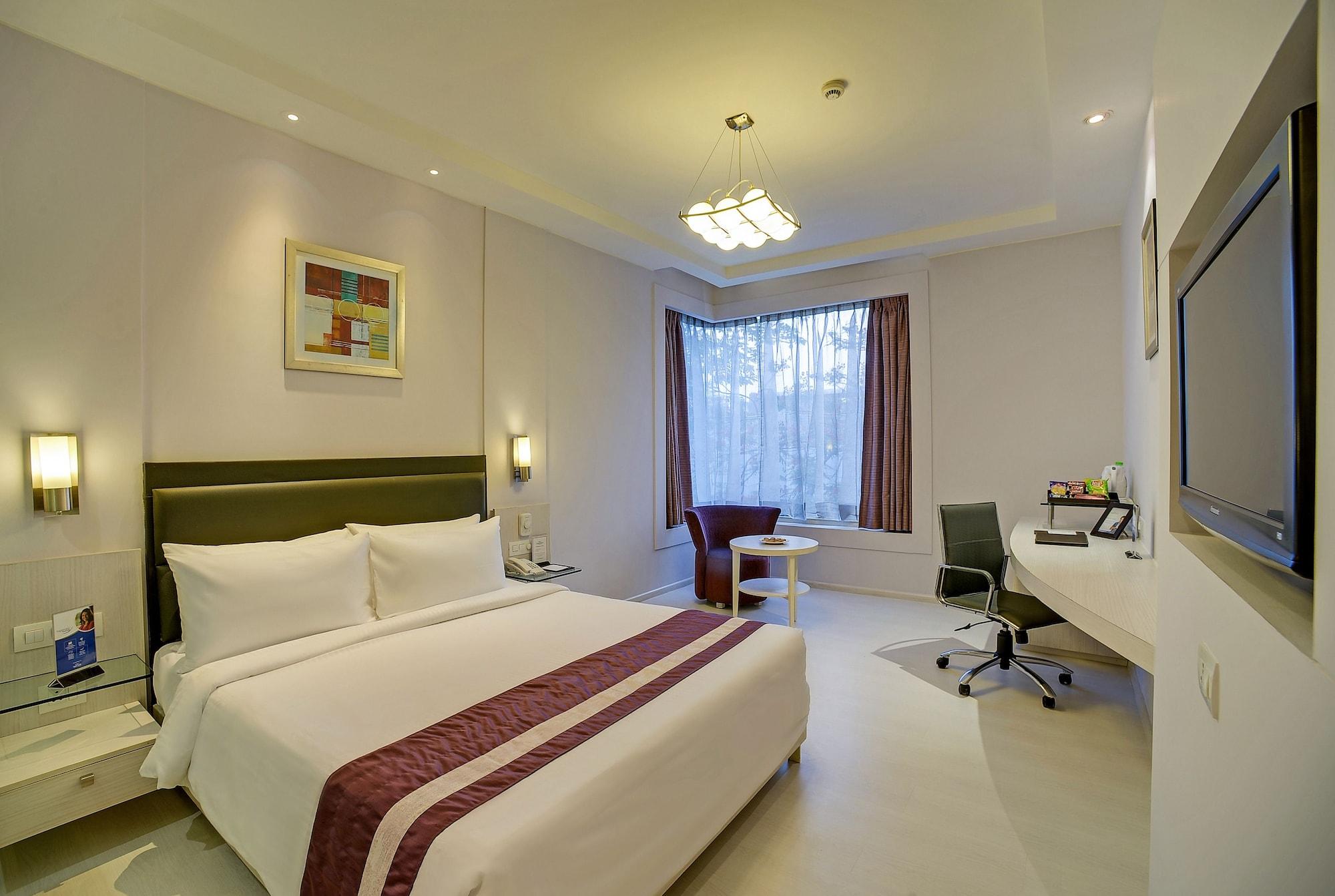 Sarovar Portico Naraina, 3* New Delhi