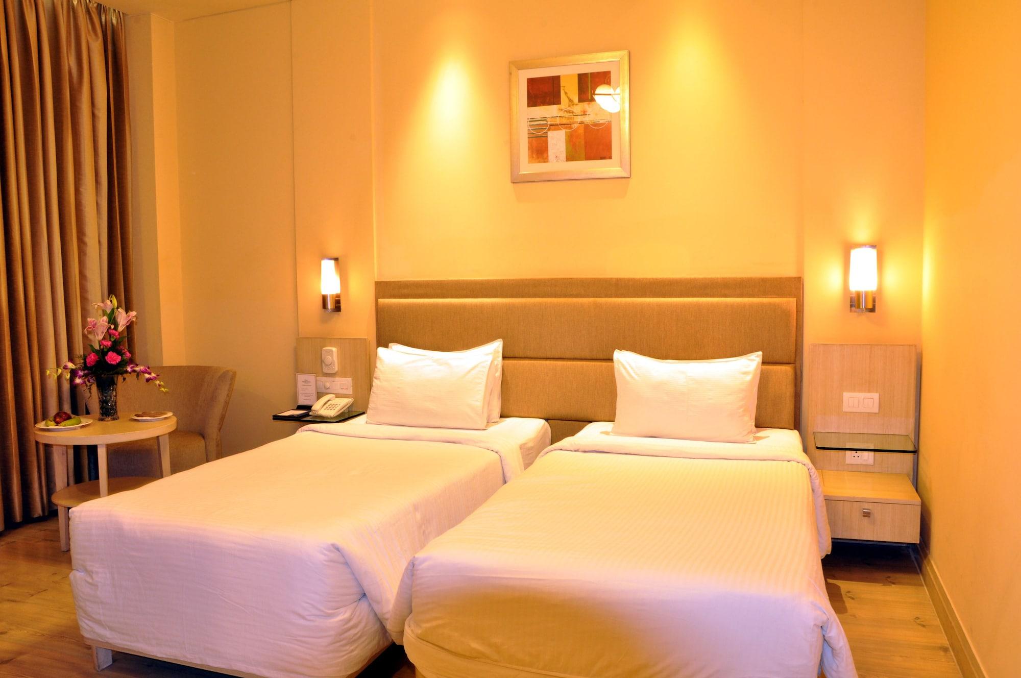 Sarovar Portico Naraina, Hotel 3*