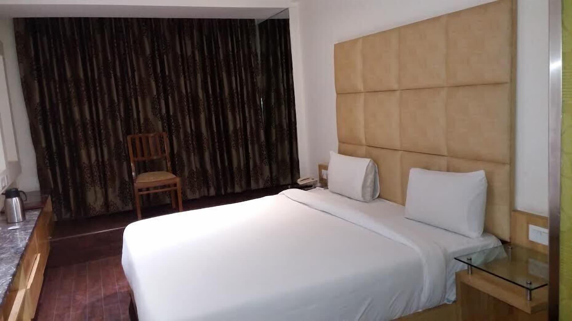 Hotel Saptagiri 3*