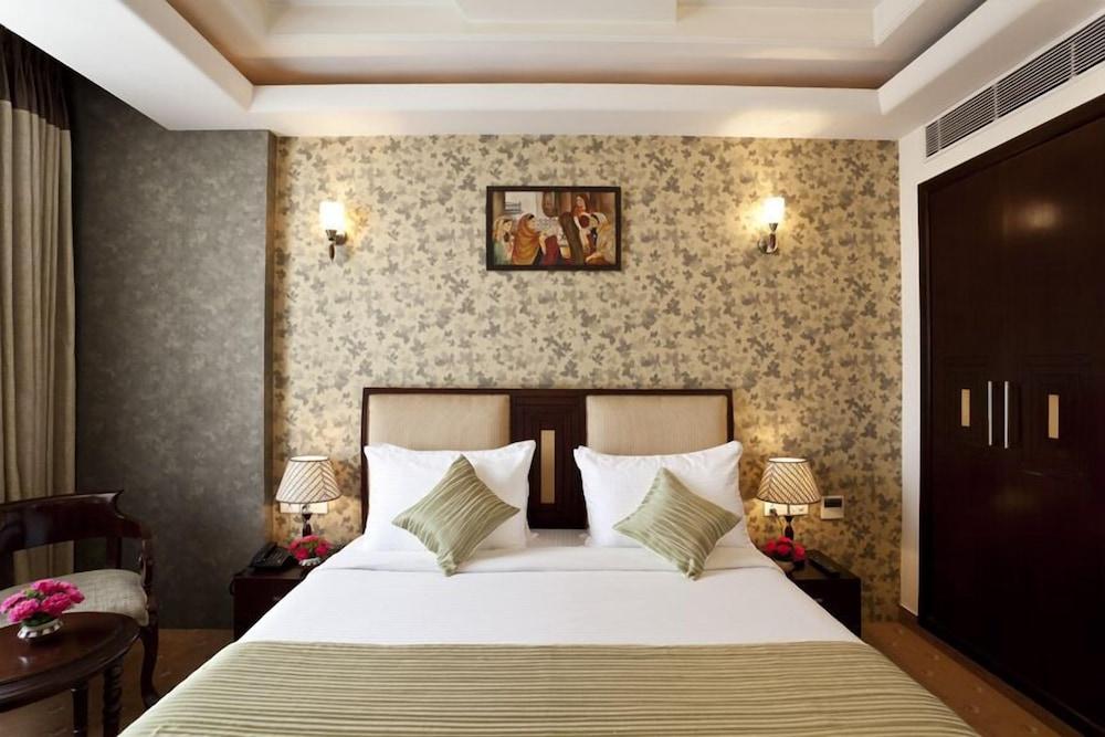Hotel Saptagiri 3*