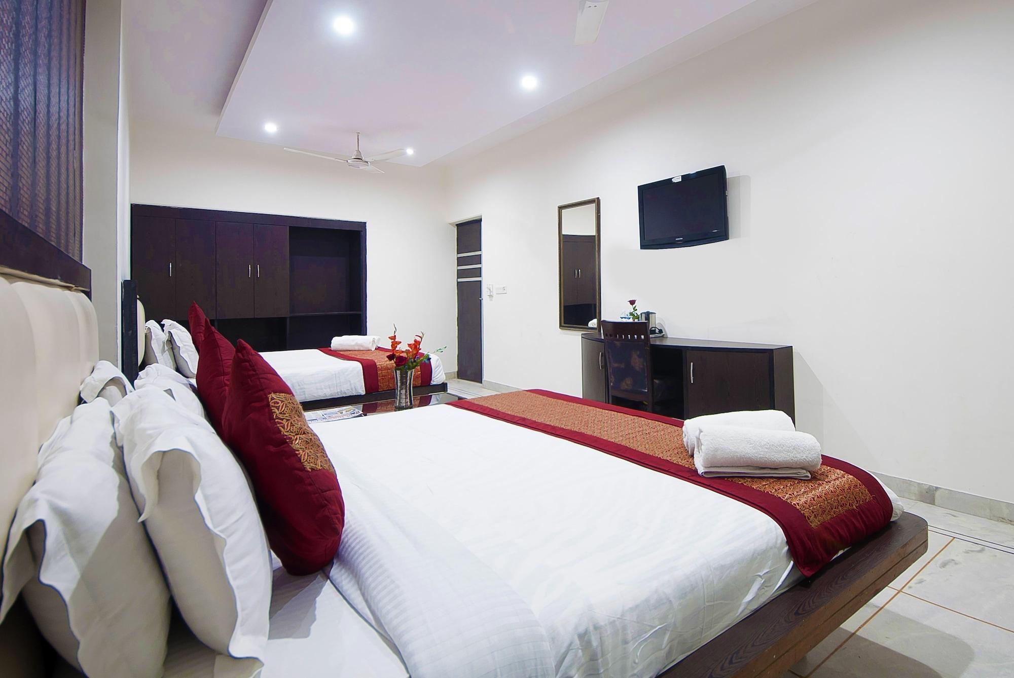 Apra International Hotel 3*