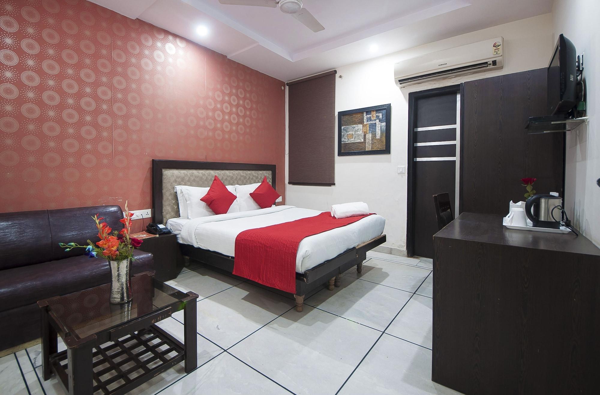 Hotel Apra International 3*