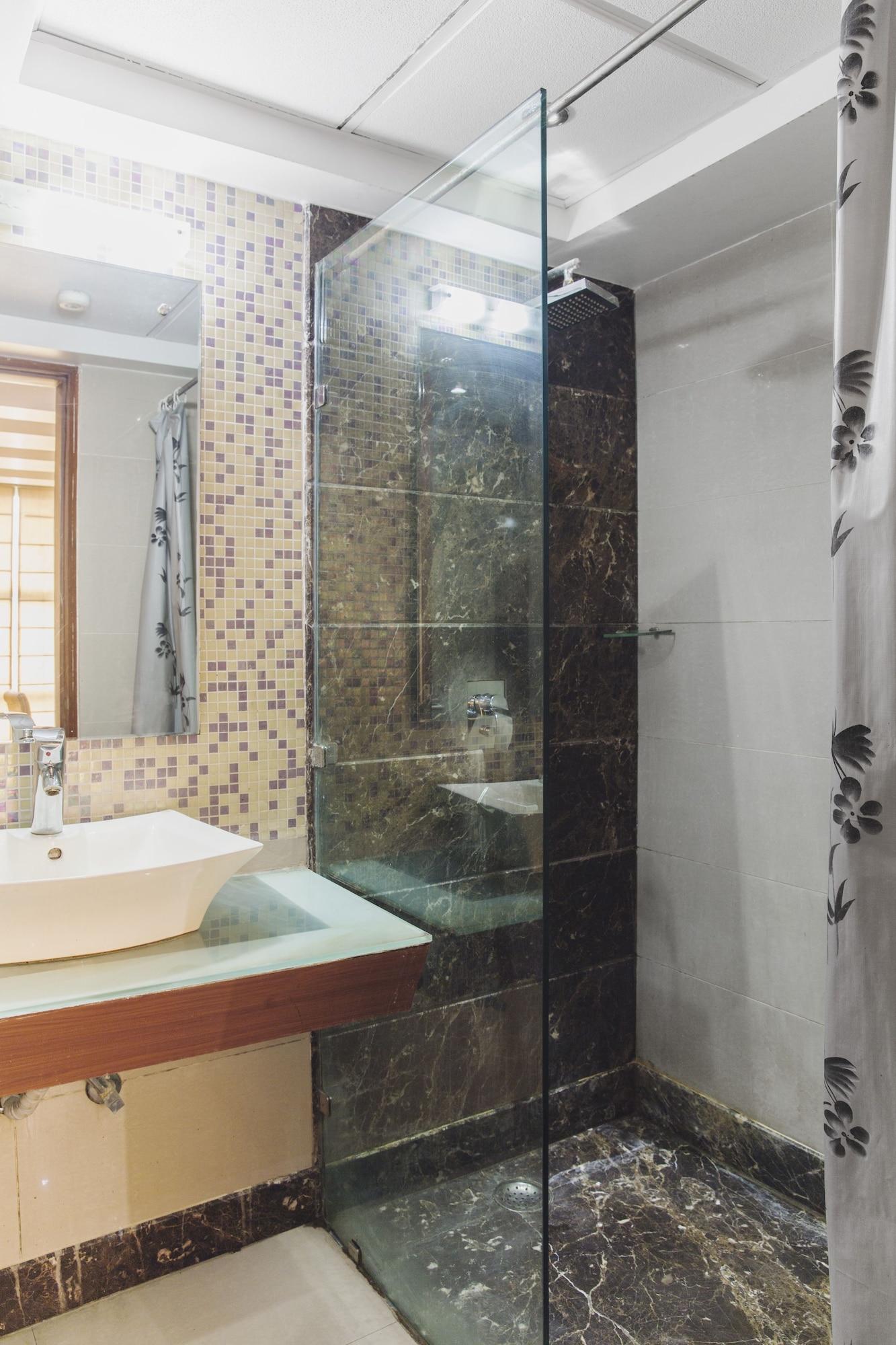 Hotel Palm Do'r - 02 Mins From Railway Station