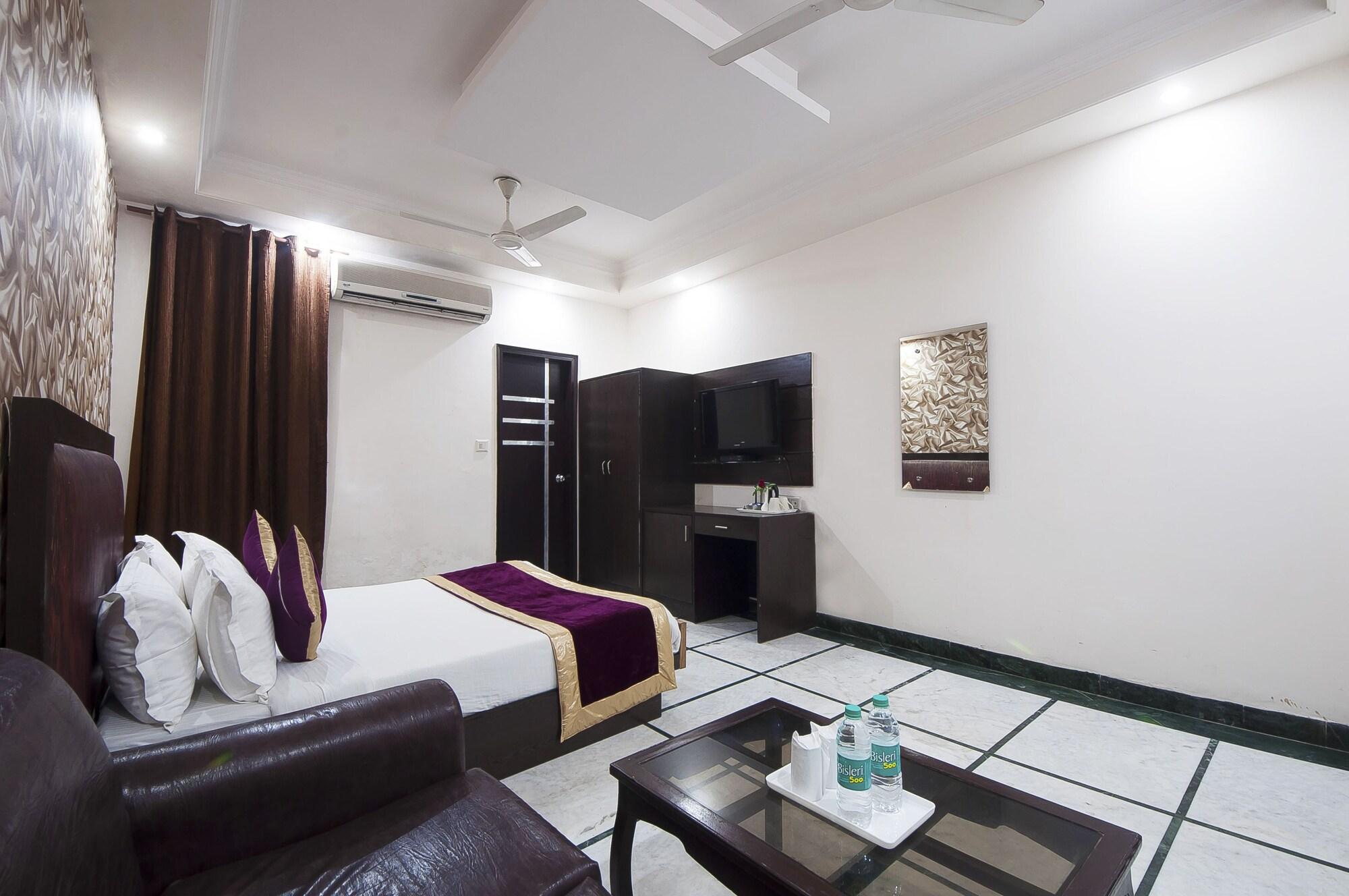 Apra International Hotel 3*