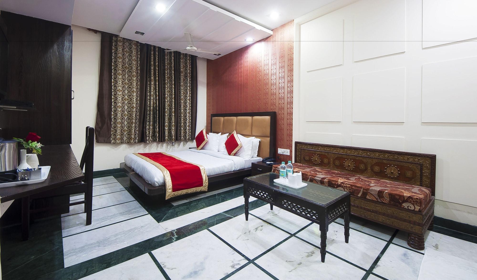Hotel Apra International
