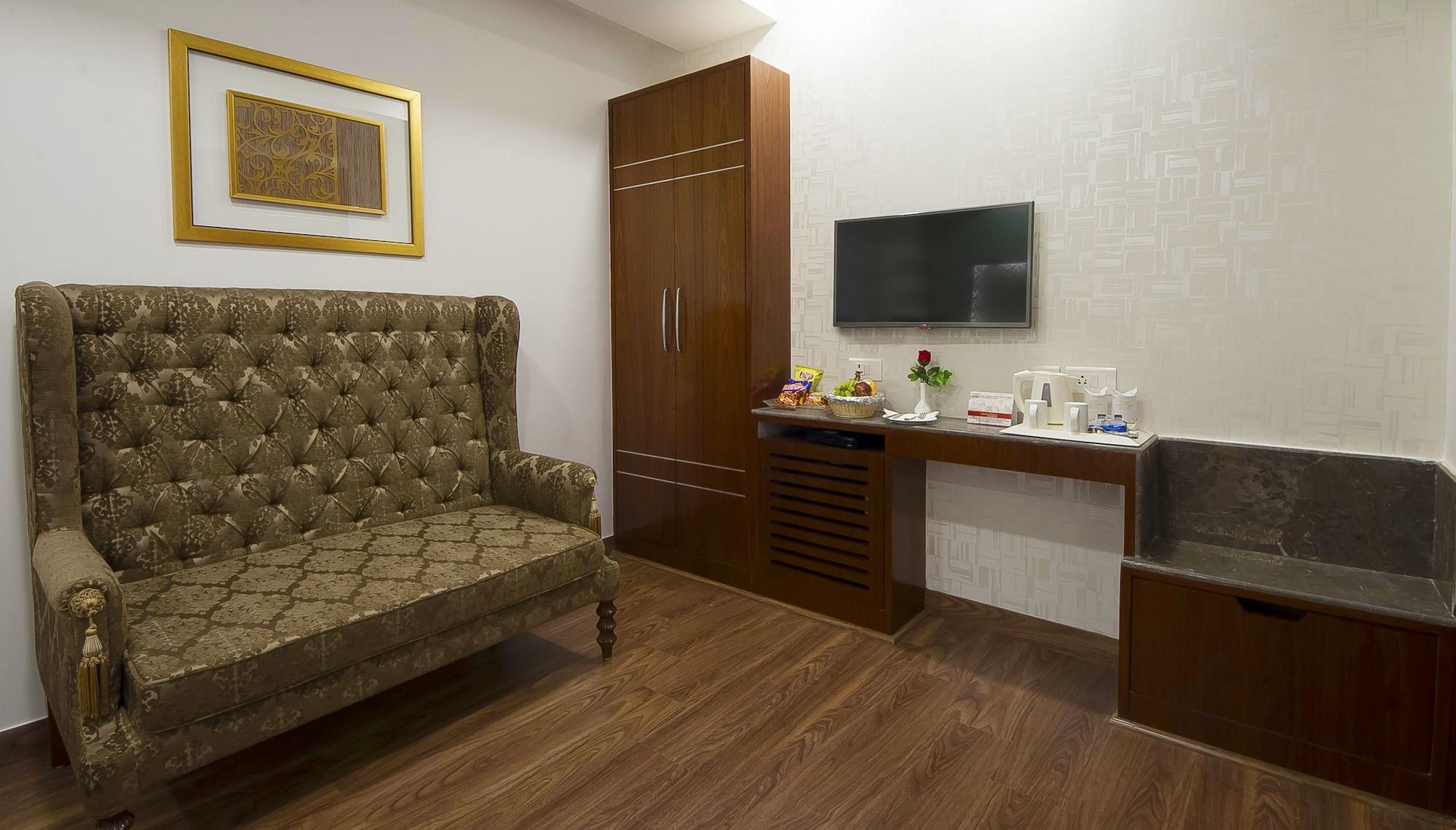 Hotel Swaran Palace