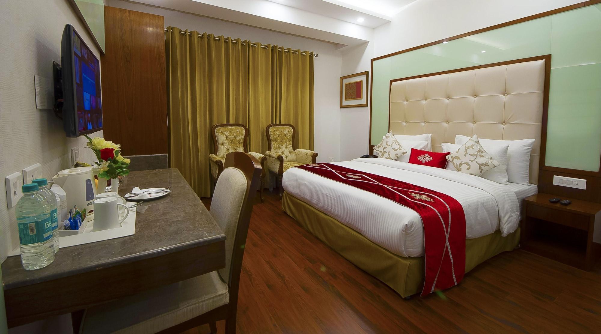Swaran Palace 4*