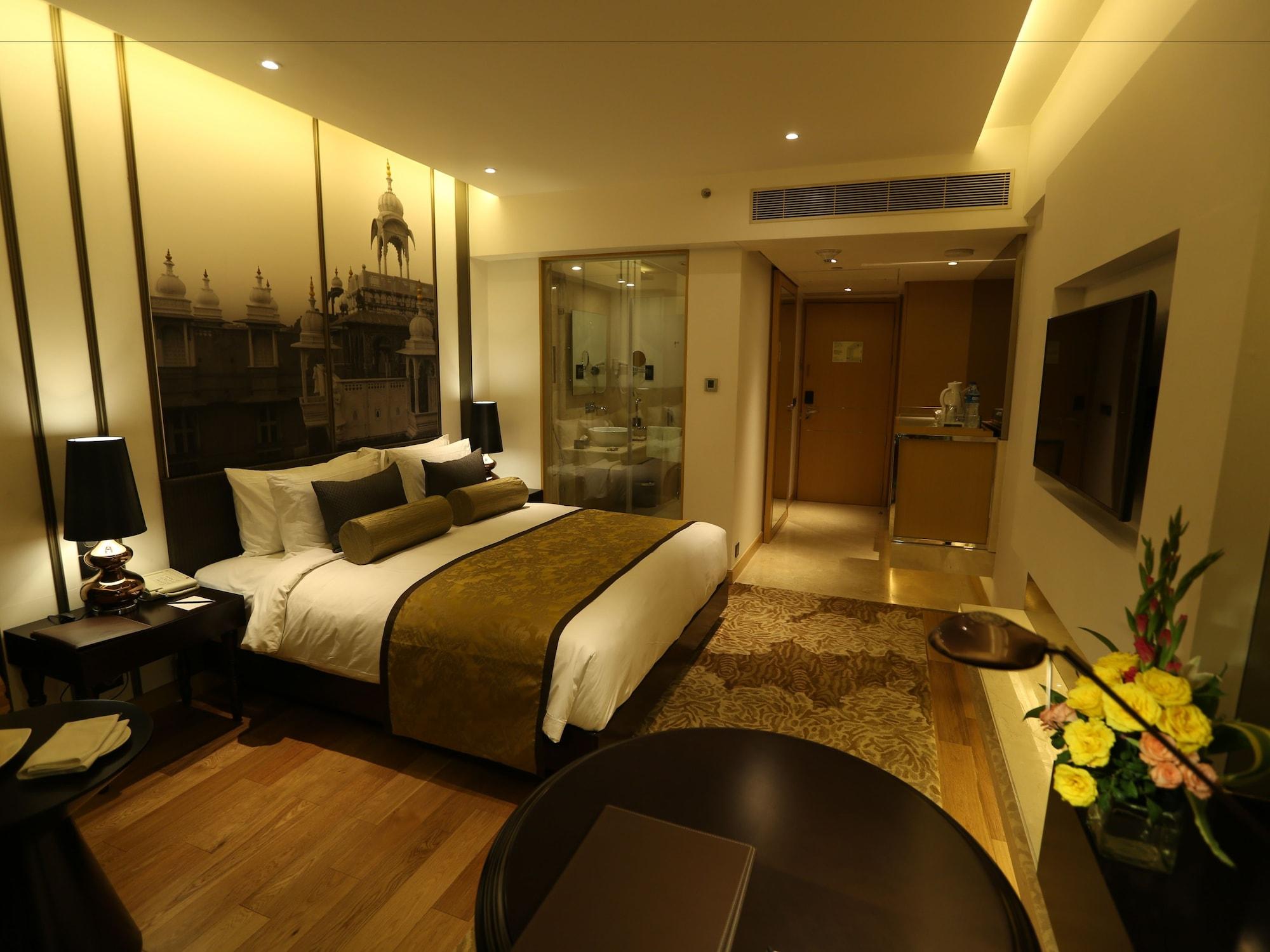 Pride Plaza Hotel, Aerocity Hotel 5*