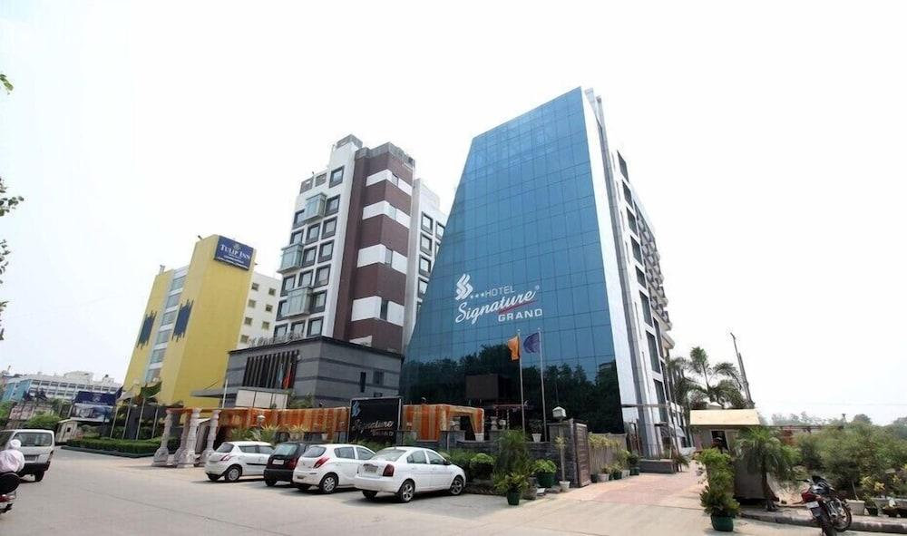 Signature Grand Hotel 3*