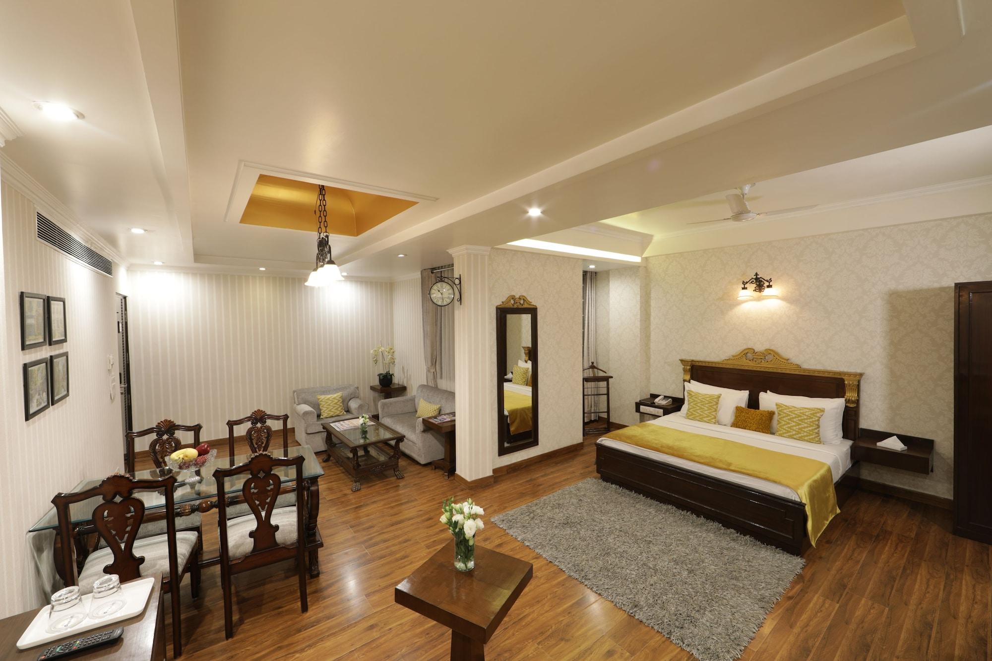 Rockland Hotel, C.r Park Hotel 4*