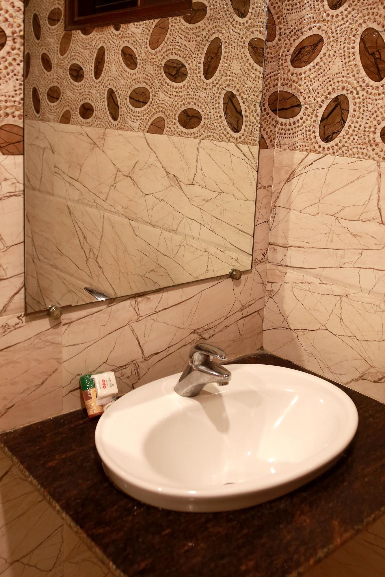 Geeta Saar Hotel