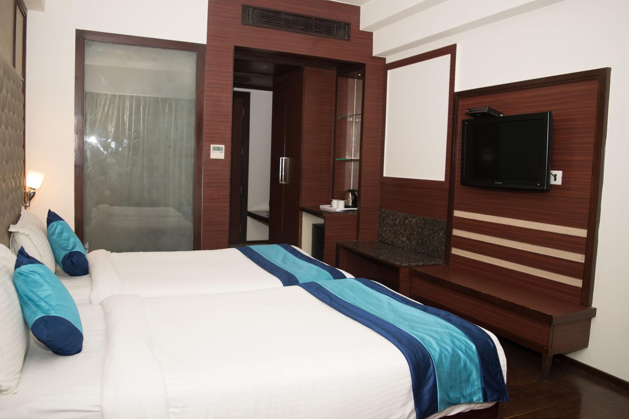 Mint Oodles 2 Mins To Nehru Enclave Metro Hotel 3*