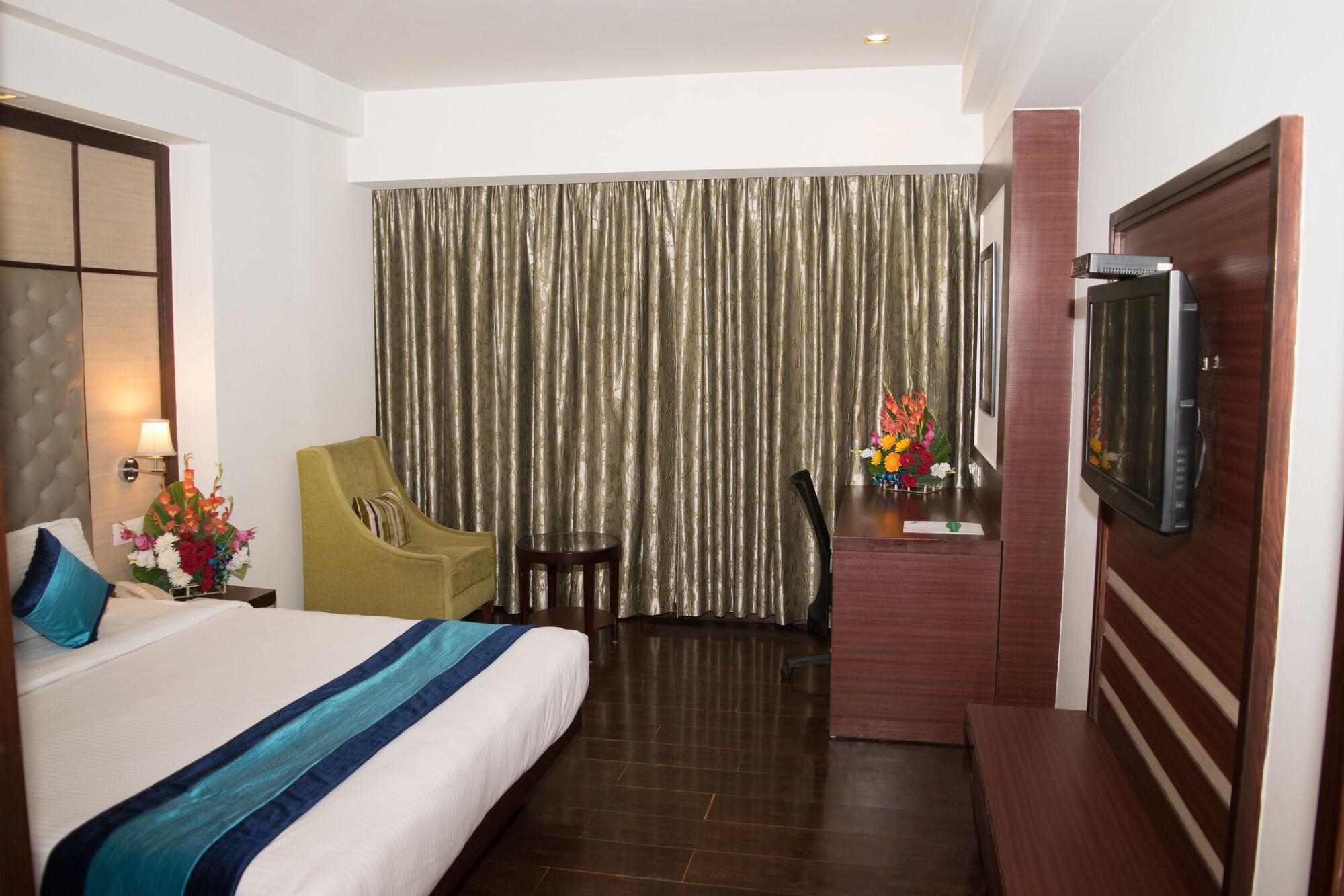 Mint Oodles 2 Mins To Nehru Enclave Metro 3* New Delhi