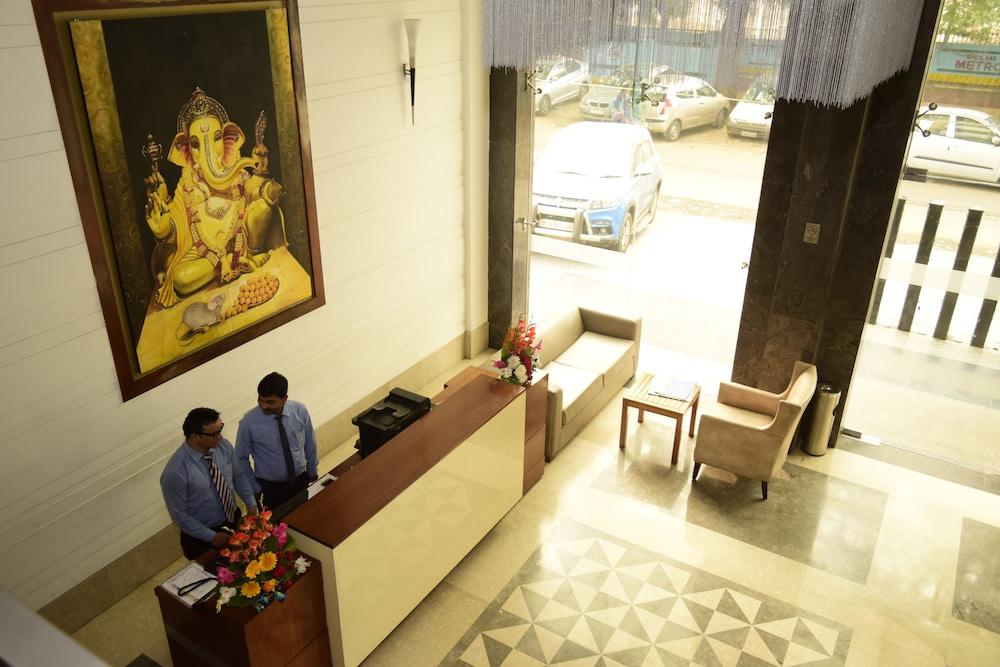 Hotel Mint Oodles 2 Mins To Nehru Enclave Metro New Delhi
