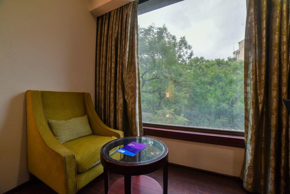 Hotel Mint Oodles 2 Mins To Nehru Enclave Metro