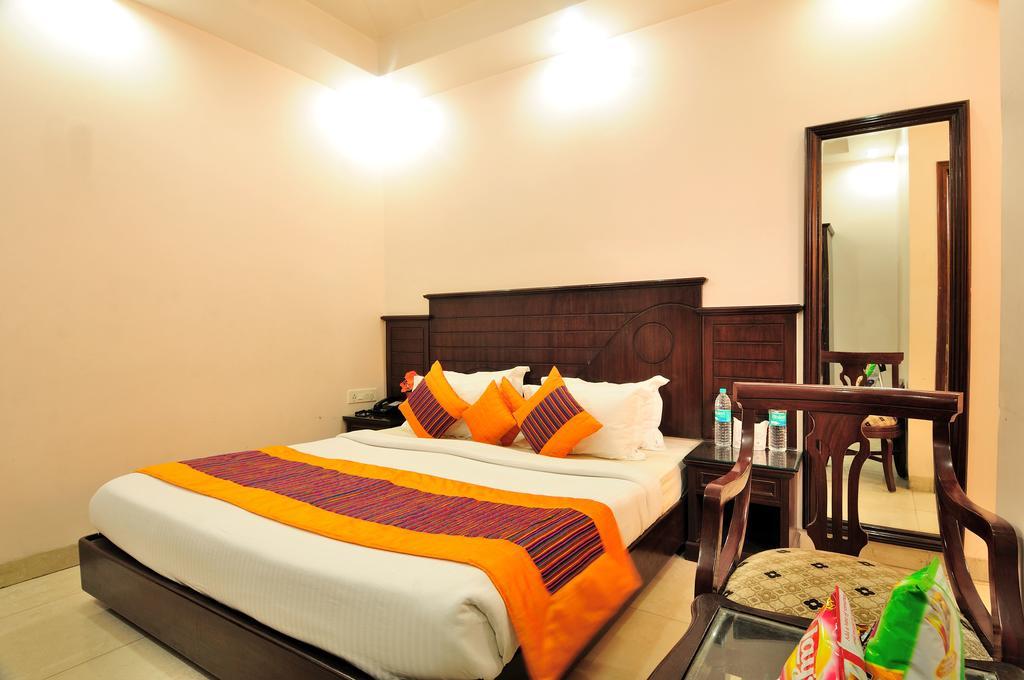 Legend - Walk-in From Railway Station 3* New Delhi