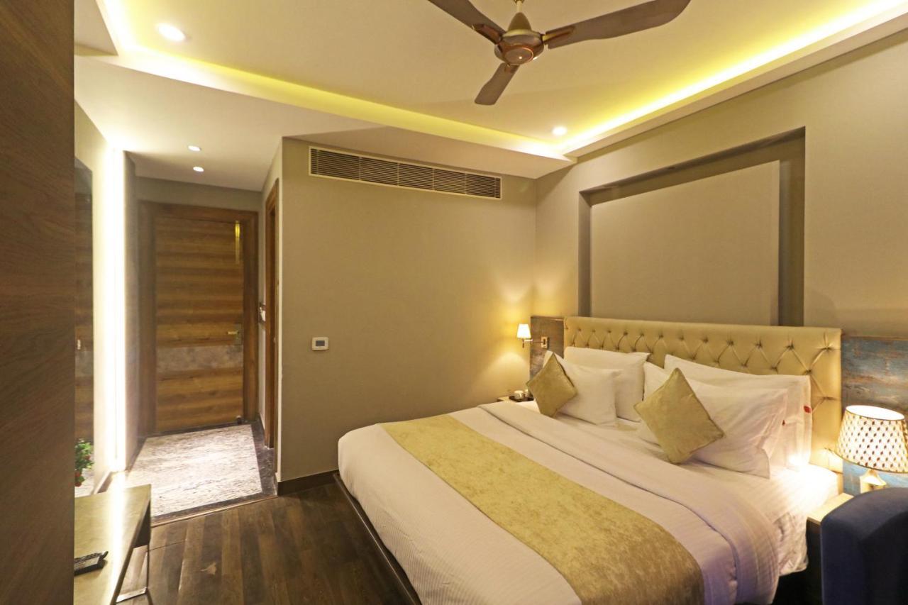 The Ivy Grand With Free Secured Parking New Delhi