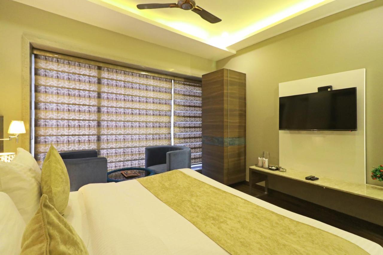 The Ivy Grand With Free Secured Parking Hotel