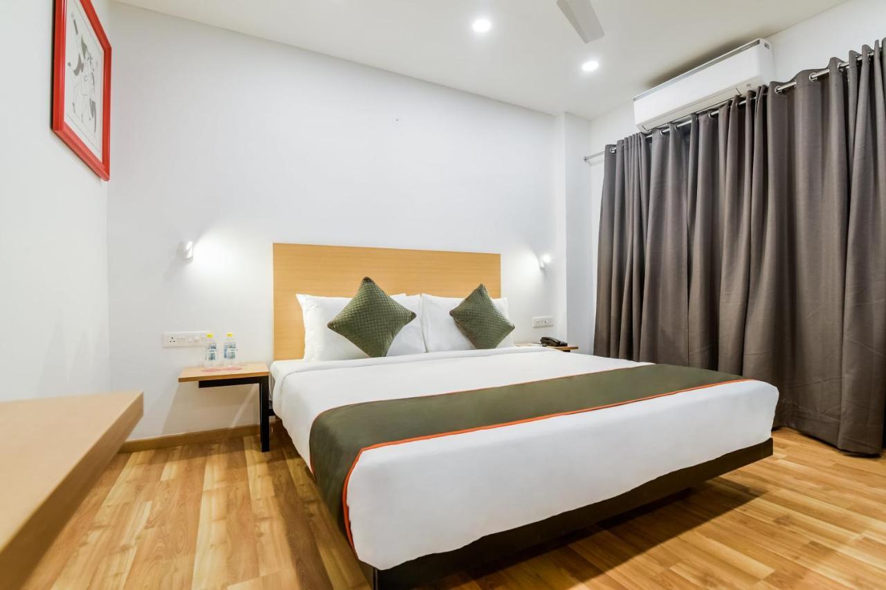 Saffron Gold 3* New Delhi