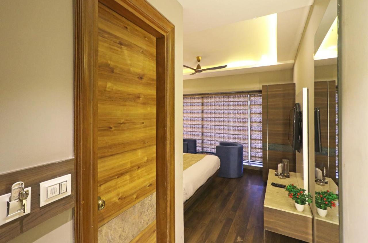 The Ivy Grand With Free Secured Parking Hotel 4*