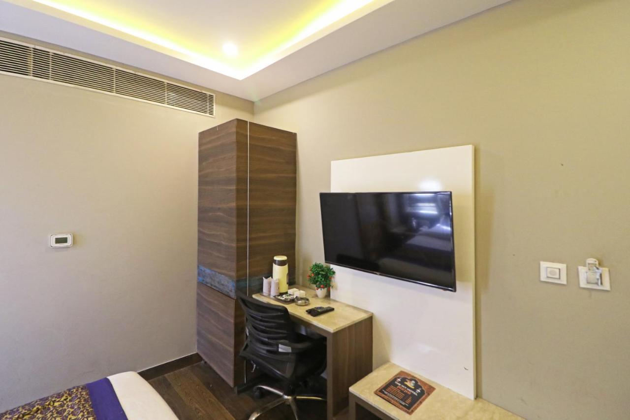 The Ivy Grand With Free Secured Parking Hotel 4*
