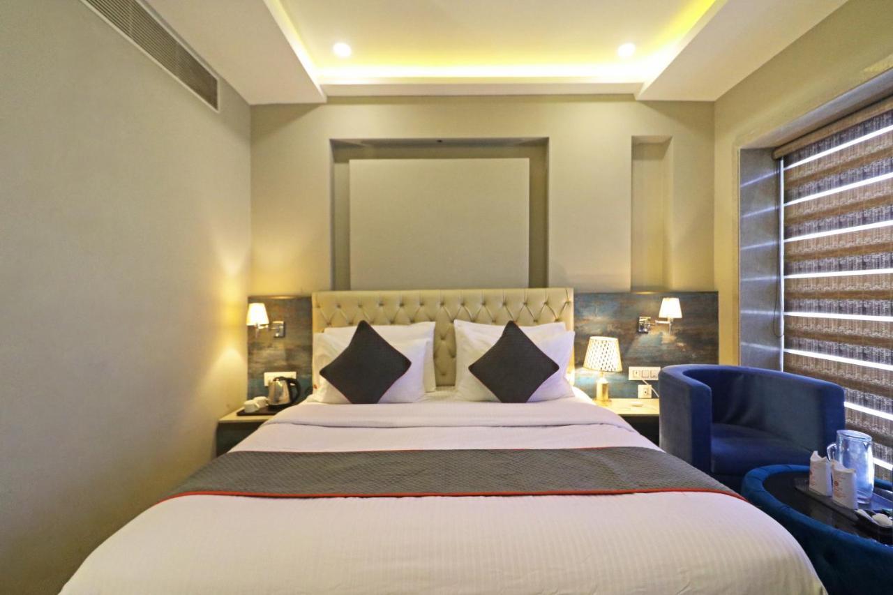 Hotel The Ivy Grand With Free Secured Parking New Delhi