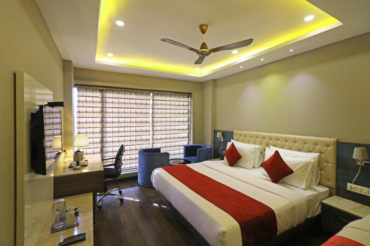 The Ivy Grand With Free Secured Parking Hotel 4*