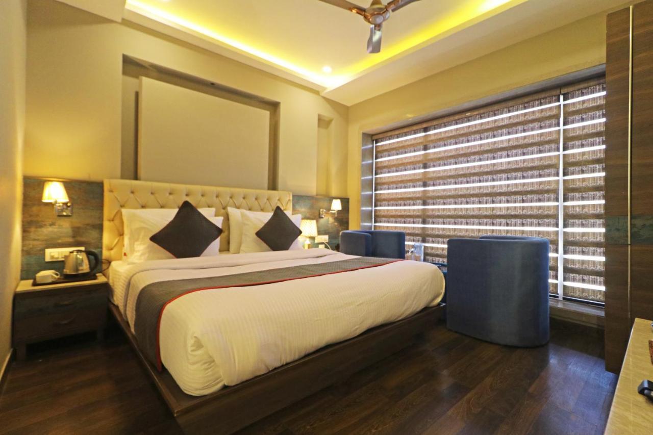The Ivy Grand With Free Secured Parking Hotel 4*