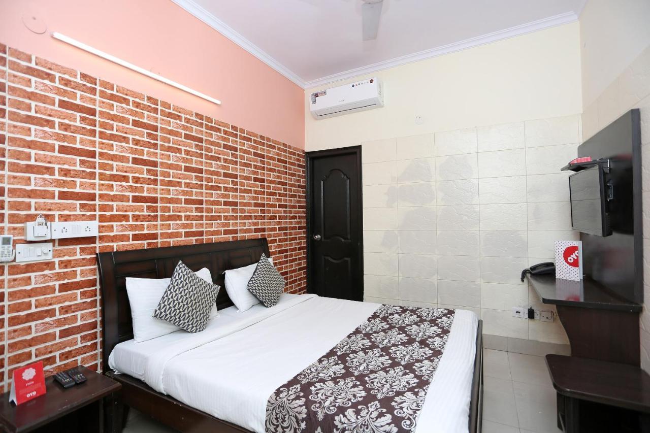 Oyo Flagship 14164 Satwah 29 3* New Delhi