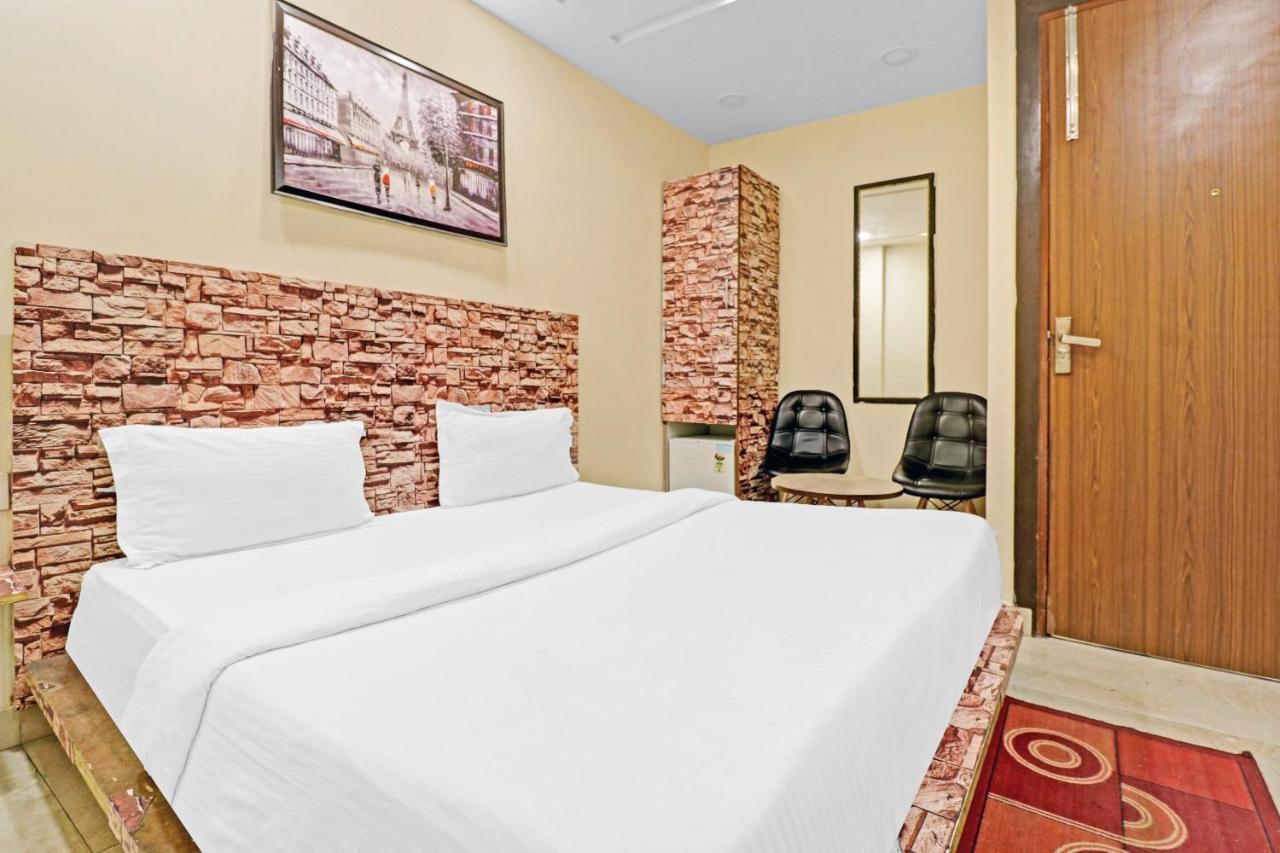 Oyo 45940 Grand Imperial Hotel 3*