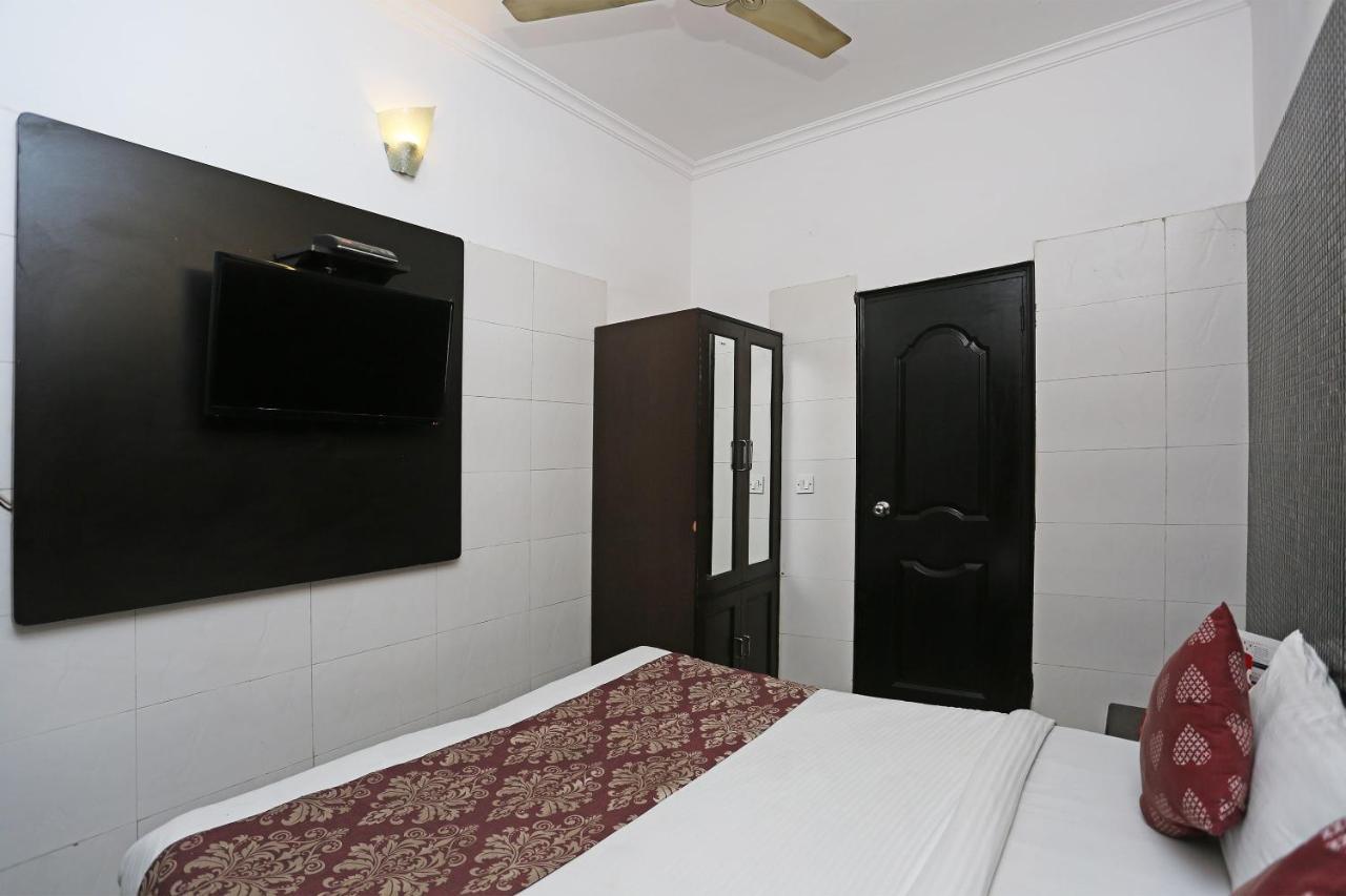 Oyo Flagship 14164 Satwah 29 3* New Delhi