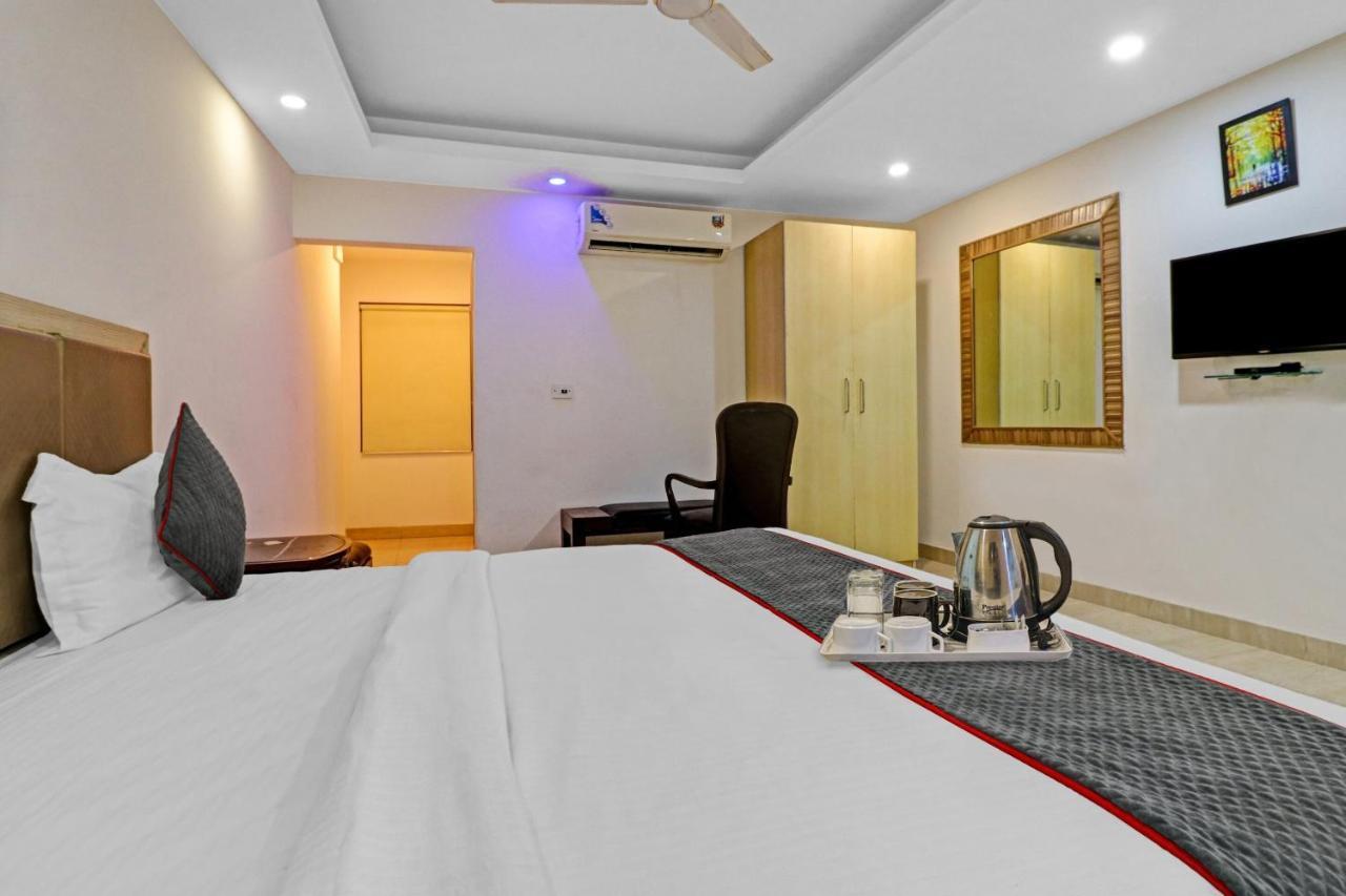 Oyo Townhouse 901 Prime Enclave Near Ambience Mall Nova Deli
