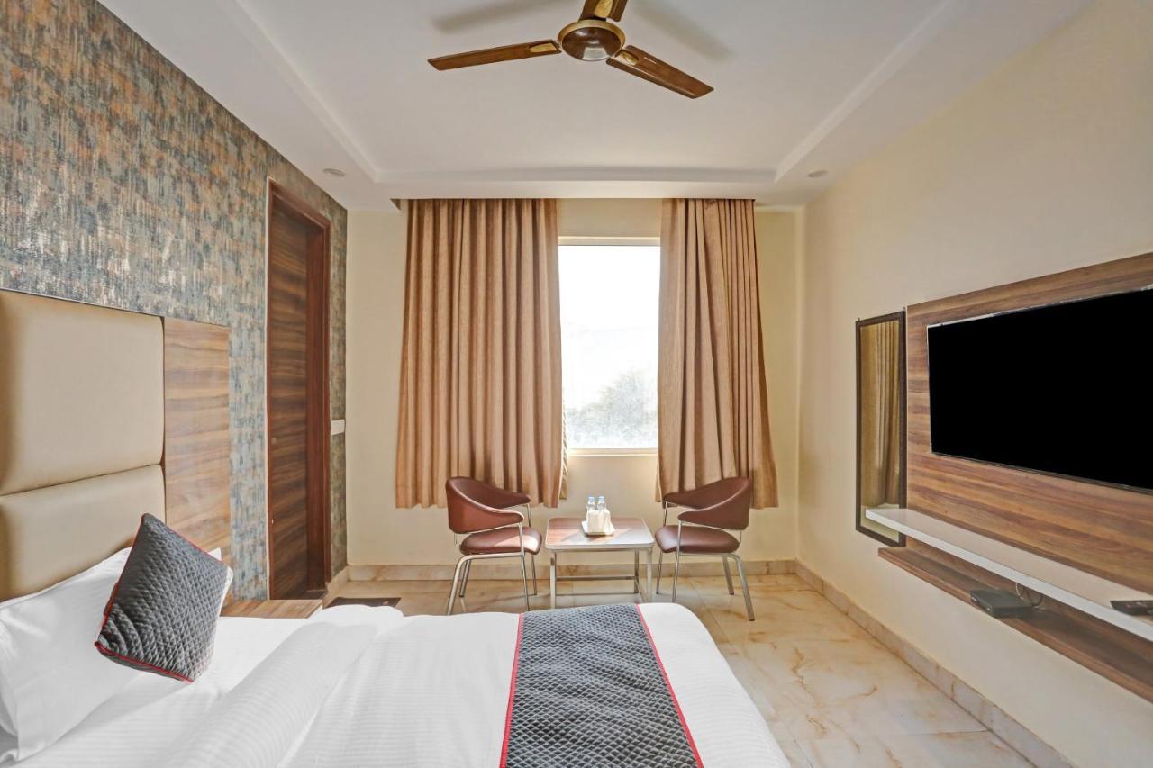 Oyo Townhouse 709 The Delight Hotel 4*