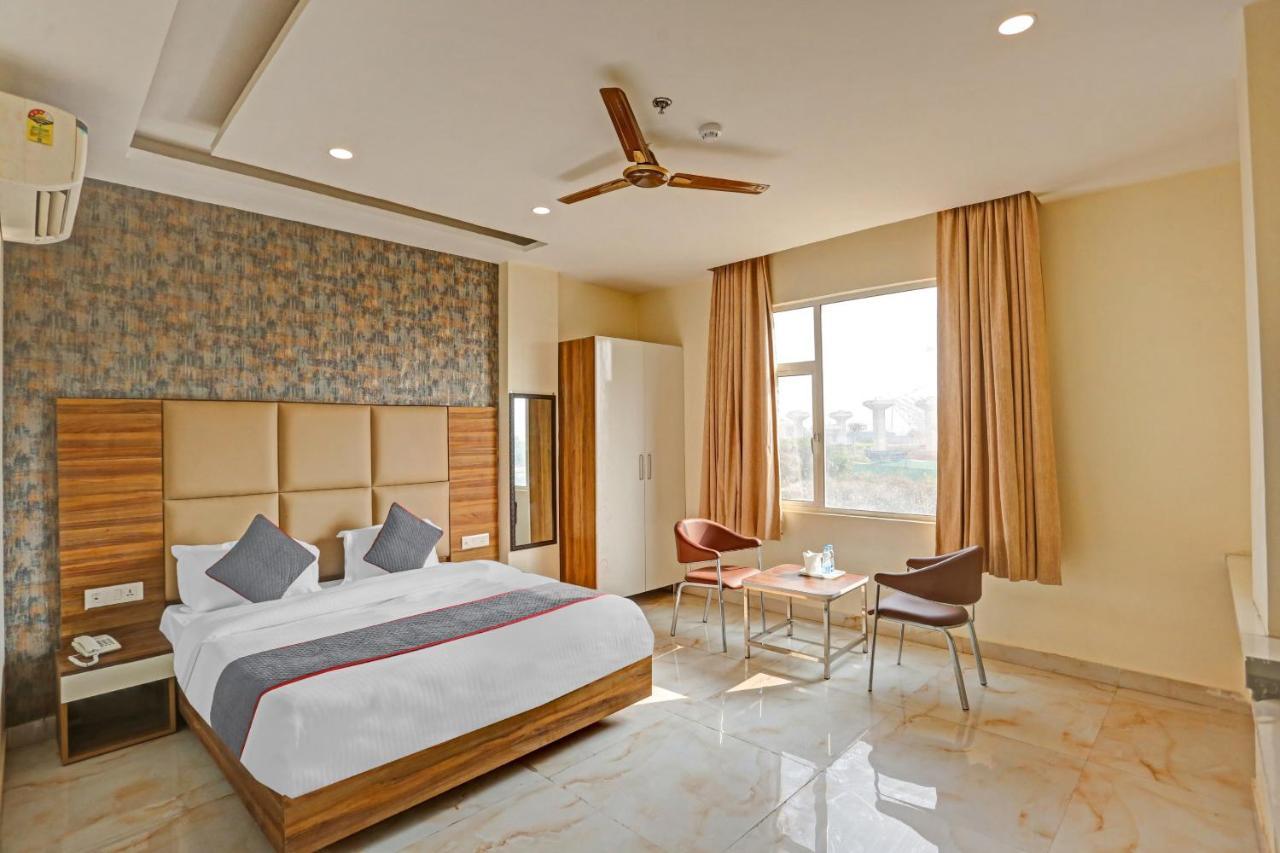 Hotel Oyo Townhouse 709 The Delight 4*