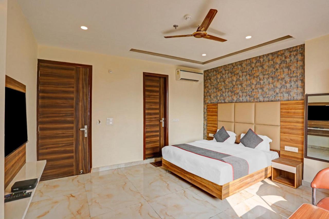 Oyo Townhouse 709 The Delight 4*