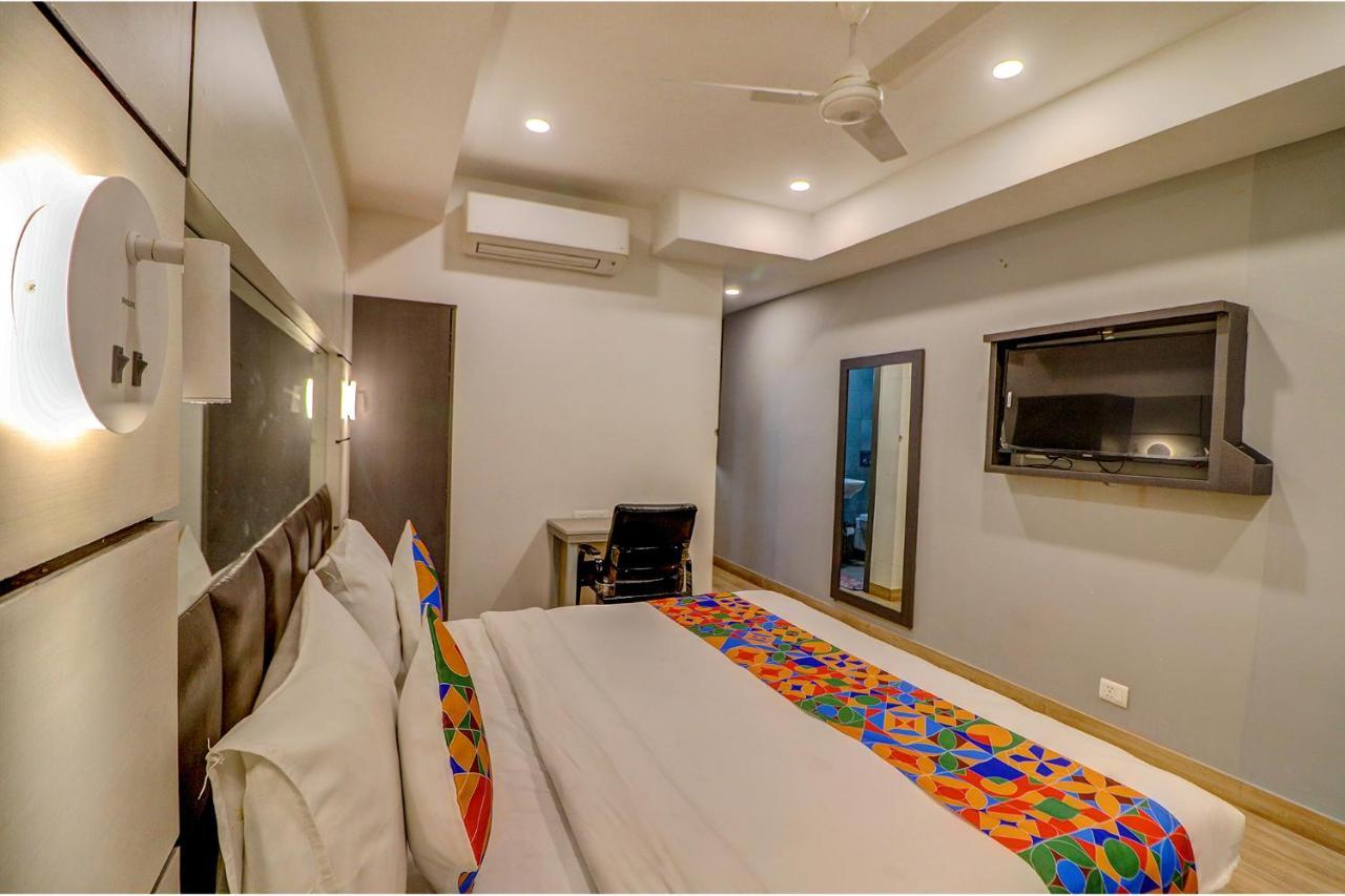 Fabhotel F9 Kirti Nagar Hotel