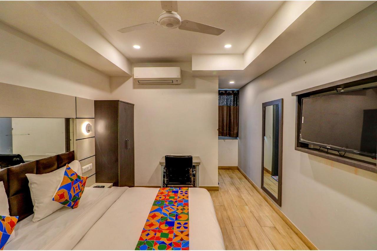 Fabhotel F9 Kirti Nagar Hotel
