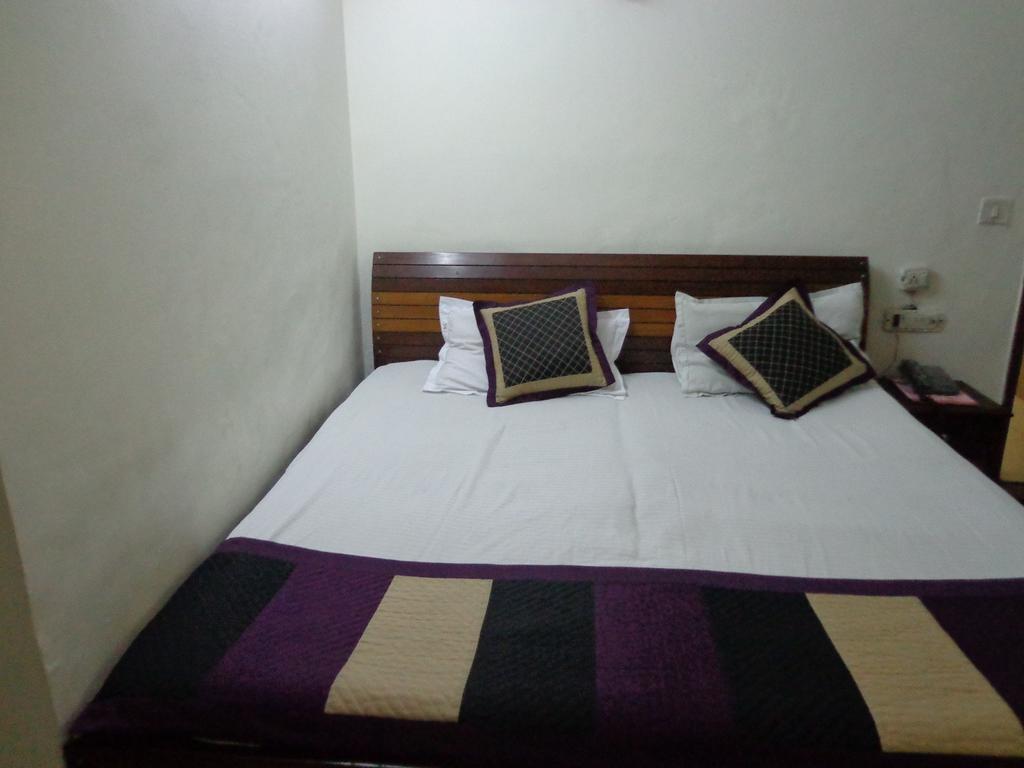 Hotel R S International @ Paharganj Hotel